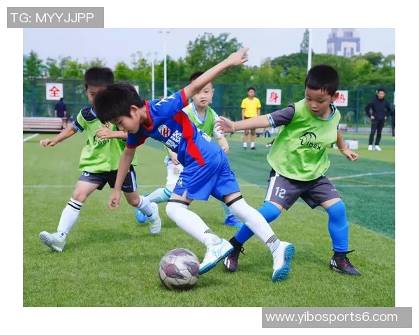 激情四溢的绿茵场上足球比赛解说词精彩瞬间回顾与分析 激情四溢的绿茵场上足球比赛解说词精彩瞬间回顾与分析