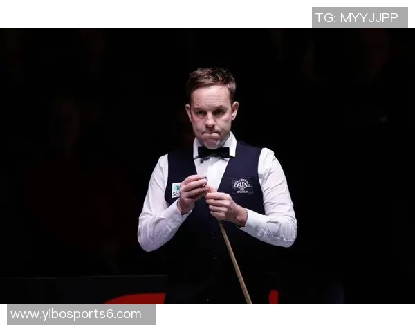 奥沙利文与特鲁在世界斯诺克决赛中展开激烈对决,谁将捧起冠军奖杯 奥沙利文与特鲁在世界斯诺克决赛中展开激烈对决,谁将捧起冠军奖杯